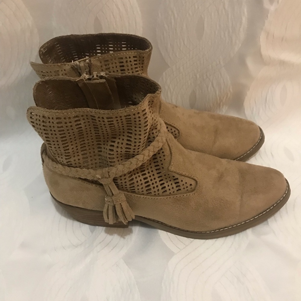 Charming Charlie short boots size 7
